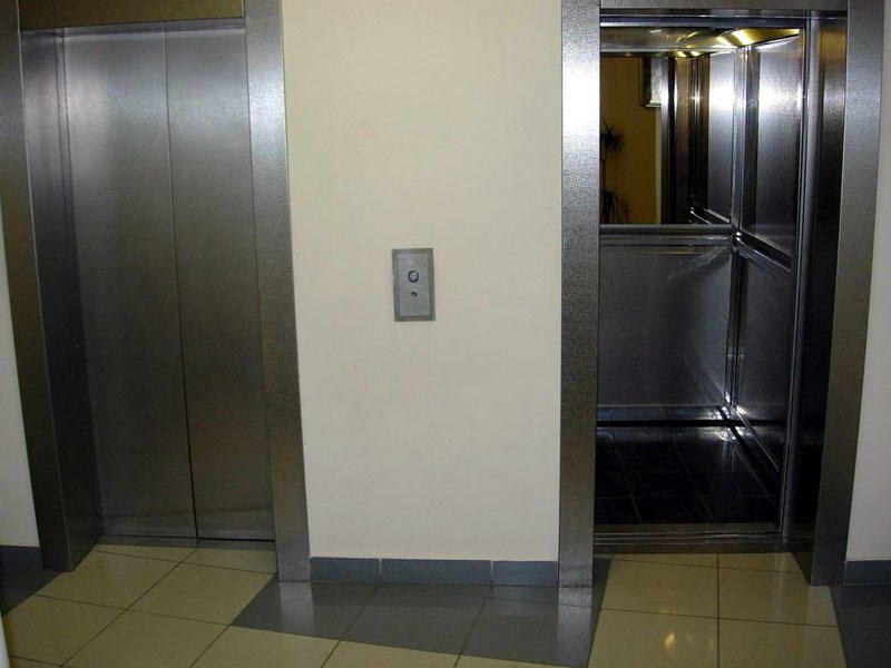  Bakıda yaşayış binasında liftin trosu QIRILDI: Xəsarət alanlar var 