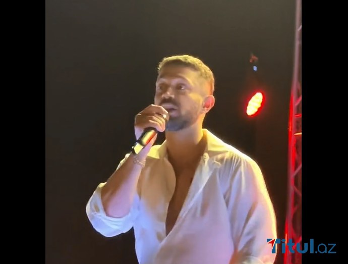  Murat Boz Bakıda konsertində azərbaycanlı oğlanlardan NİYƏ GİLEYLƏNDİ? - VİDEO 