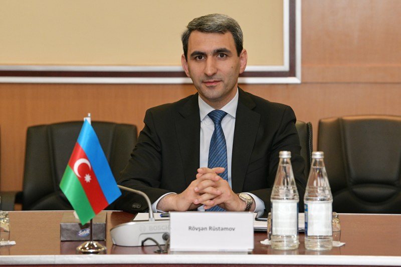  ADY sədri sədri Rövşən Rüstəmov üç xanım əməkdaşına avtomobil HƏDİYYƏ edib? -  Rəsmi AÇIQLAMA 