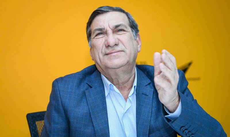  Tanınmış iş adamı Arif Quliyevin evinə külli miqdarda vəsait ödəyib aldı - FOTOLAR 