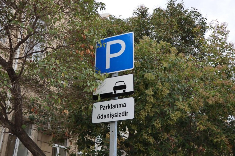  Sürücülərin NƏZƏRİNƏ: Bakıda bu ərazilərdə pulsuz parklanma yerləri yaradıldı 
