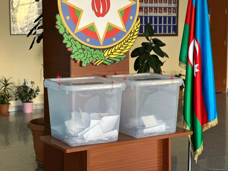  Növbədənkənar parlament seçkilərinə səsvermə bitdi 