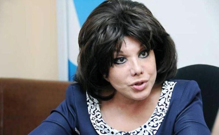  Flora Kərimovanın SƏSİ BATDI 