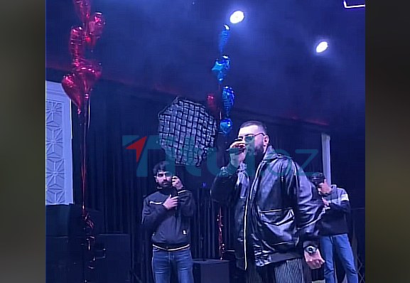  Azərbaycanlı müğənninin konserti zamanı səhnə YANMAĞA BAŞLADI - ANBAAN GÖRÜNTÜLƏR 