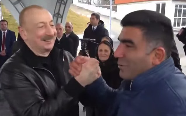 “Maşallah, sənin də yumruğun yaxşıdır” - Prezident ilə Xocalı sakini arasında maraqlı dialoq + VİDEO 