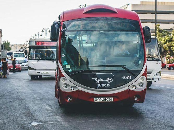  Bakıda avtobus sürücüsü sükan arxasında İNFARKT KEÇİRDİ - Qəzanın anbaan görüntüsü + VİDEO 